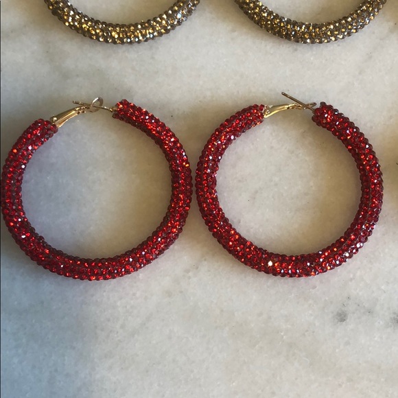 RED RHINESTONE HOOP EARRING'S - Picture 4 of 5